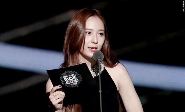 允儿掀tiffany裙子:韩国不同时代的代表性女子组合是哪些？