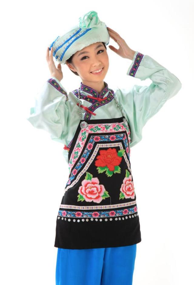 徐娇汉服:徐娇穿汉服惊艳、民族风原来这么美，哪些汉服元素适合日常搭配？