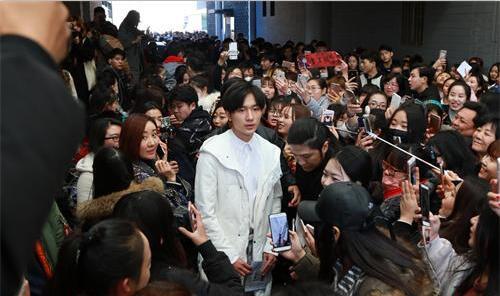易虎臣女友:如何看待易虎臣骗钱事件？