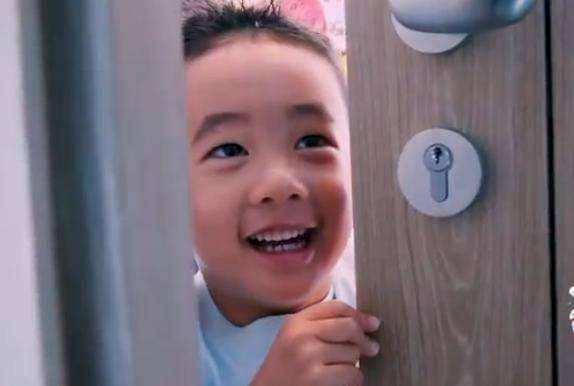 扒一扒娱乐圈有哪些老夫少妻的明星？