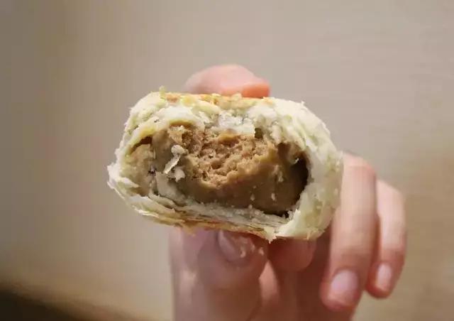 一盒腹泻月饼，知乎团灭大V，上海哪里的鲜肉月饼最正宗好吃