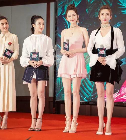 杨紫胸:明星真的腿都是自然细长直吗？