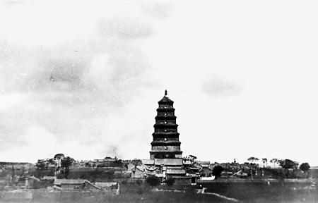 西安钟楼修缮完成:西安大雁塔下面，真的有地宫吗？