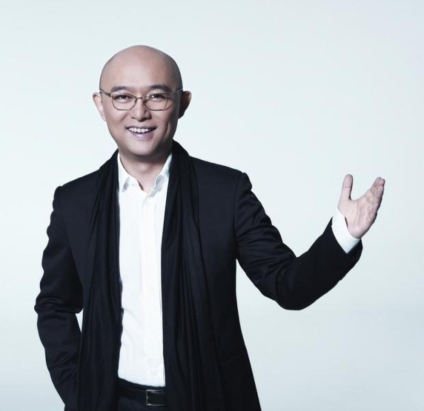 徐静蕾晒光头造型:剃光头会让人显年轻还是显老