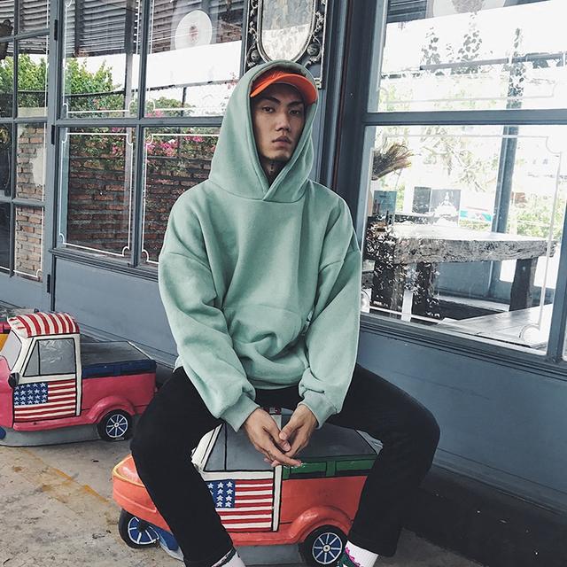 易烊千玺微:男生穿什么样的卫衣好看？