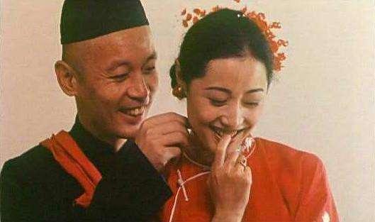 张若昀妈妈:在《我们来了》里，吴秀波为何叫唐艺昕“侄媳妇”