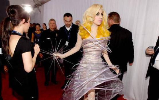 ladygaga结婚:泰勒斯威夫特、lady gaga，谁更火一点？