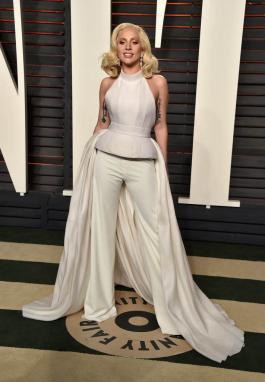 ladygaga结婚:泰勒斯威夫特、lady gaga，谁更火一点？
