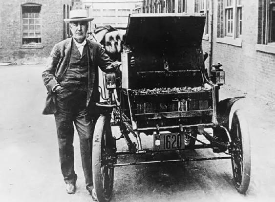 世界上第一辆电动汽车，世界上第一辆电动车是谁发明的？