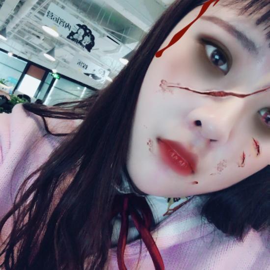 万圣节惊悚妆女孩:万圣节刚过，哪位明星晒出的万圣节妆容最惊艳？