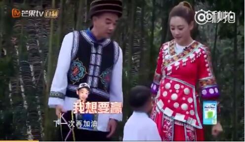应采儿妈妈:应采儿晒《爸哪》妈妈团合影，哪个妈妈保养最好？