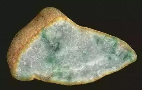 紫水晶原石为什么便宜,紫水晶是天然形成的还是人造的？