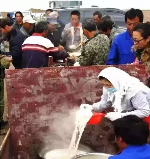 青藏高速灵异事件:为了防止拍鬼片入戏太深，林正英在拍片时都有哪些奇怪的规定？