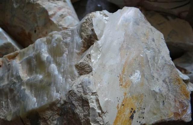 怎么鉴别一块石头是不是玉？插图129