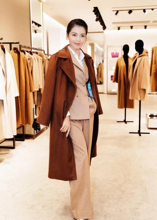 带帽 羊绒 大衣:有哪些<a href=https://maguai.com/list/99-0-0.html target=_blank class=infotextkey>明星</a>穿过Maxmara？