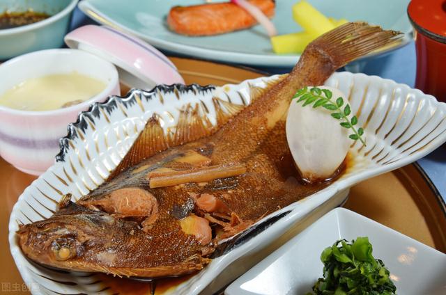 大锅炖鱼怎么做好吃，鱼怎么炖才好吃，做法是什么
