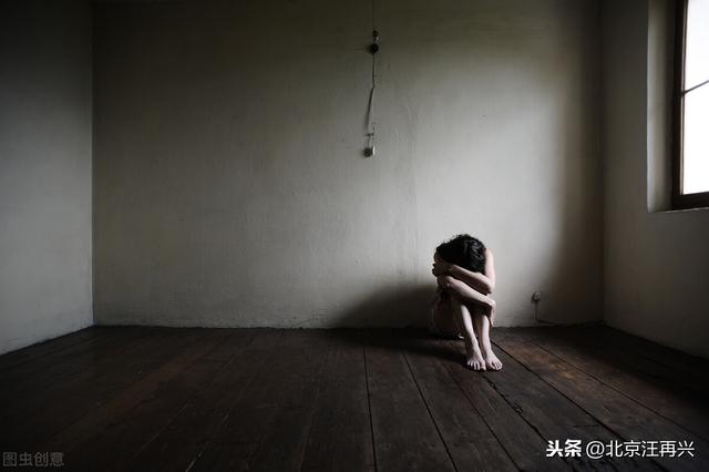 已婚女人梦见单位领导,怎样与喜欢自己的已婚男上司相处？