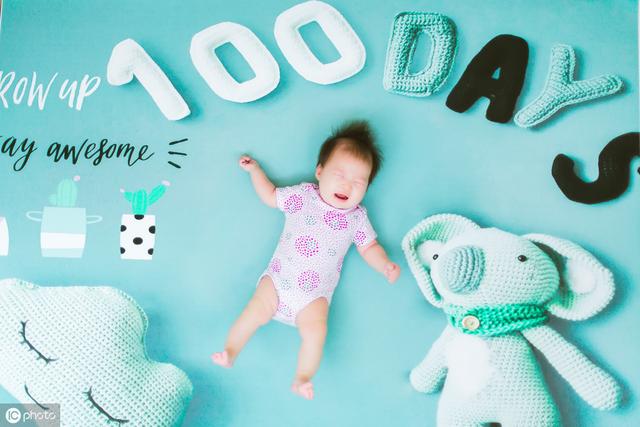 自己在家给宝宝拍的百天照，自己怎么用手机给宝宝拍百天照