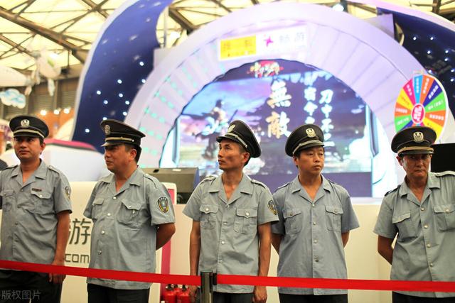 我退休了,觉得无所事事,你说干点什么最好？