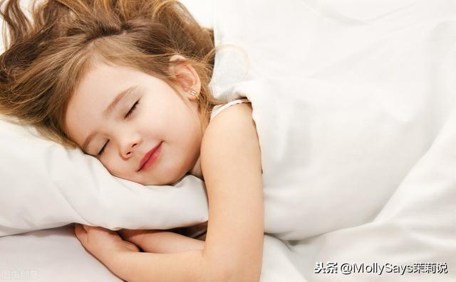 女儿几岁分房睡最好，你们的孩子是多大分房睡的呢，有何建议