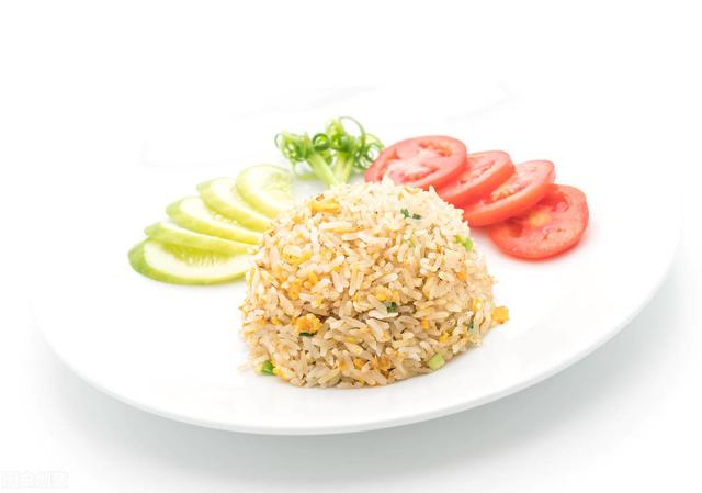 炒米饭好吃的8种做法，炒米饭怎么做好吃？先炒鸡蛋还是先炒米饭？