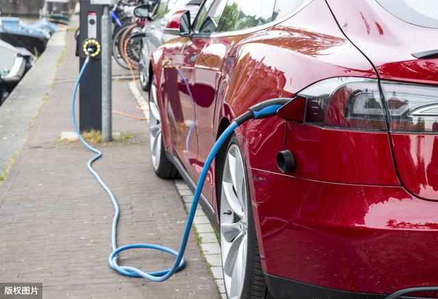 新能源车起火，新能源汽车自燃问题如何避免解决？