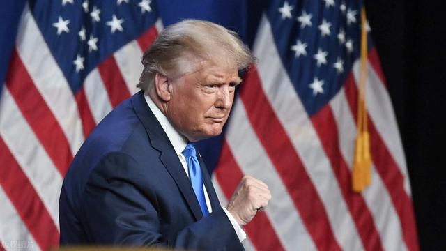 美国开国元勋:短短一周，特朗普的头发由金黄变为白色，到底是什么原因？