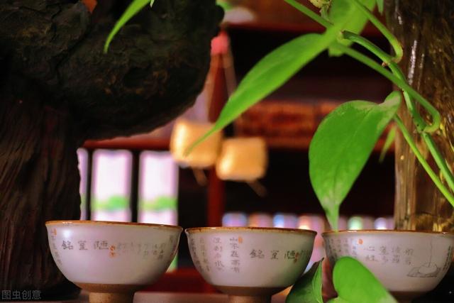 纳兰性德千古名作,“赌书消得泼茶香”是何意？“当时只道是寻常”又寄托了什么深情？