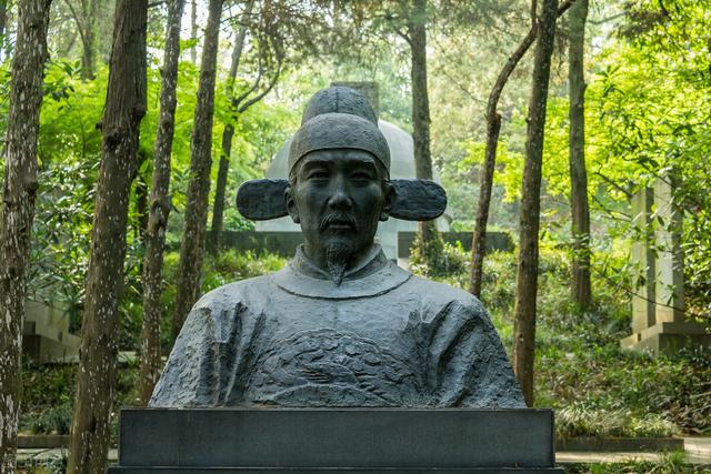 九族是哪九族:诛九族的“九族”有哪些？