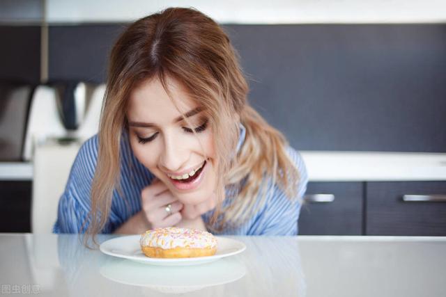 甜食会导致胃酸增多？，胃酸过多，吃点什么食物或者零食可以减少胃酸？