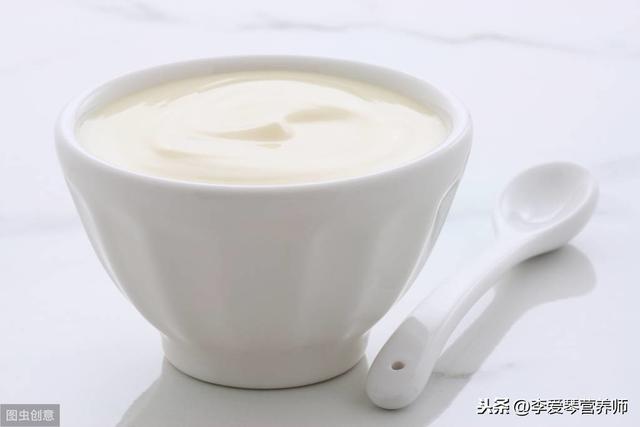 纯牛奶补肾吗，酸奶和纯牛奶，哪个营养价值更高？
