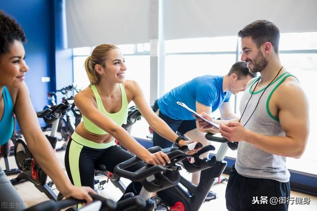 每天骑动感单车能瘦下来吗，每天去健身房跑步半小时，单车10分钟，坚持一个月能减肥吗