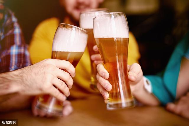 喝啤酒壮阳，两瓶啤酒就到，为什么经常会越喝越兴奋，想一直喝下去