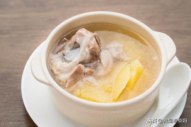 熬骨头汤需要注意些什么，猪棒骨怎么能熬出浓白的汤