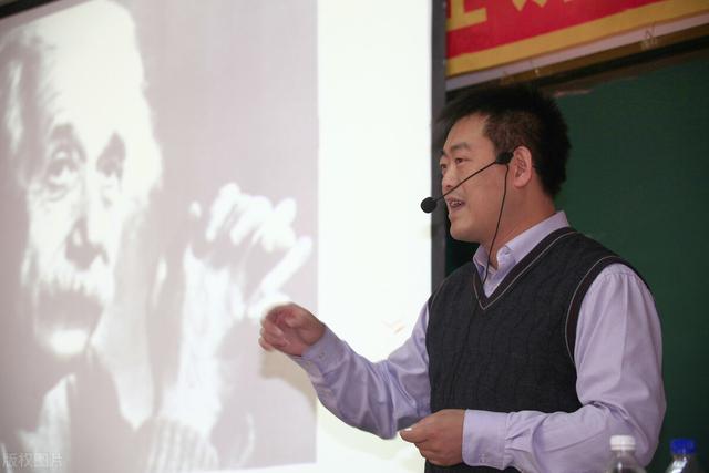 作为教师应该向名师学习什么？