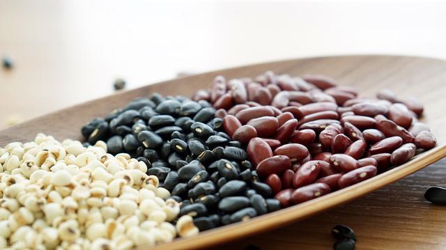 地衣蛋白质含量有多高，黑豆、黄豆、红豆，哪种营养最高