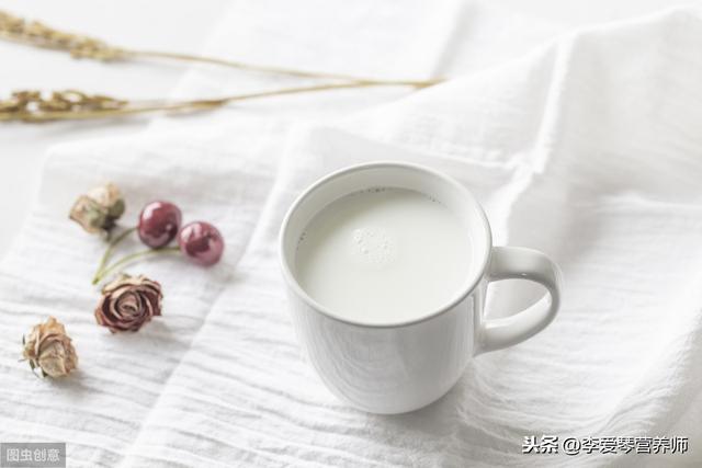 纯牛奶补肾吗，酸奶和纯牛奶，哪个营养价值更高？