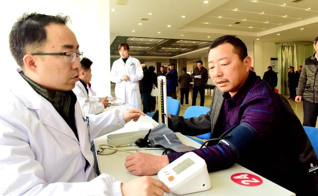 强心脏111206:DNF为什么要属强不要面板，属强不是会被稀释吗