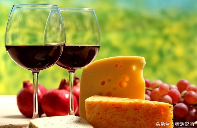 葡萄酒干白和干红的区别，红葡萄酒和白葡萄酒有什么区别
