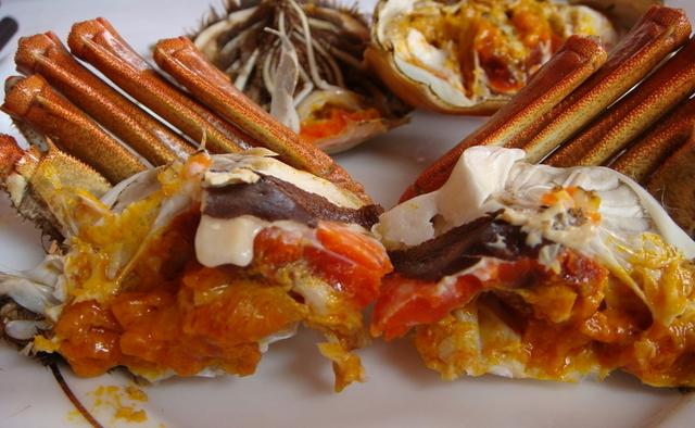 阳澄湖大闸蟹一定是最好吃的吗，阳澄湖大闸蟹和洪泽湖大闸蟹哪个好吃？