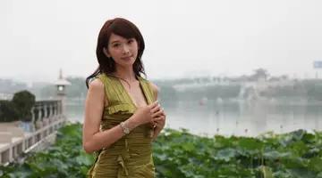 徐若瑄男友:为什么感觉一些有钱人家娶媳妇，都不要单亲家庭的？