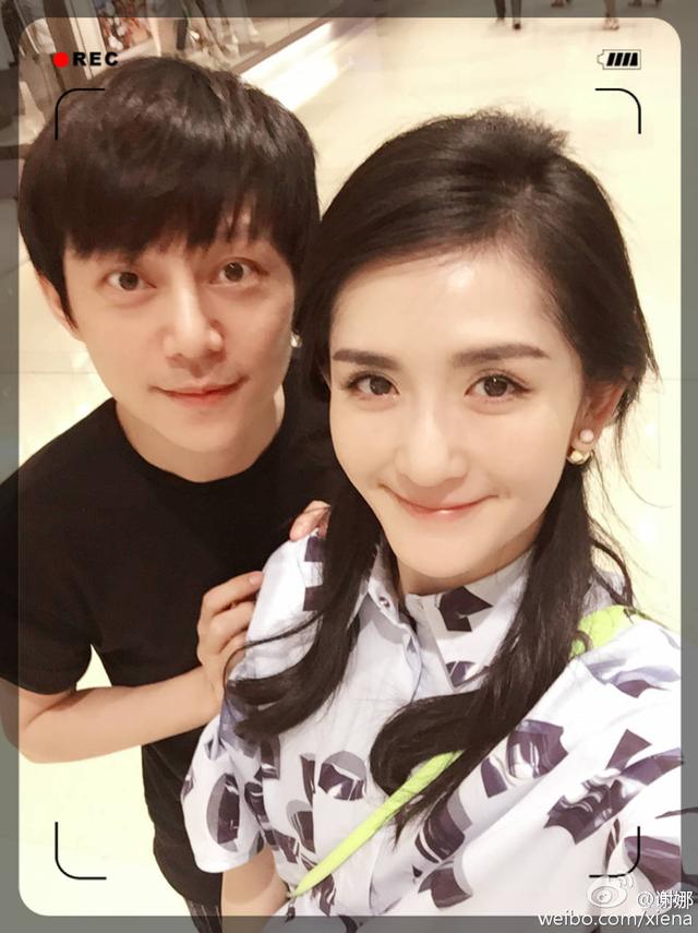 谢娜超话被粉丝怼:有很多人骂谢娜而娜姐的微博却快破亿了，这是为什么？