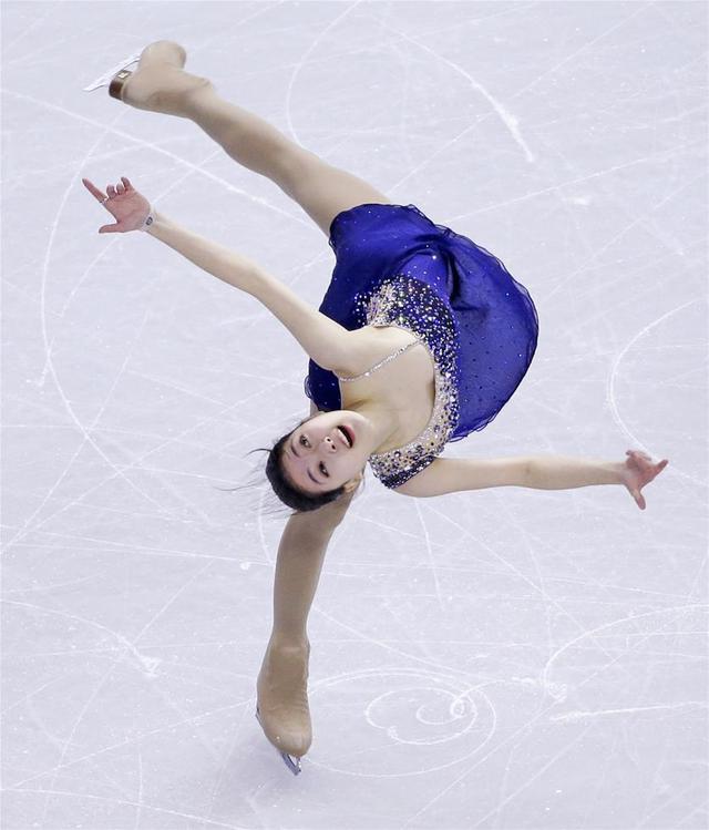 潘晓婷胸碰到球:李子君、孙妍在、潘晓婷、金妍儿，谁是亚洲体坛第一美女