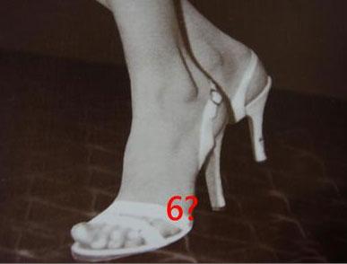 玛丽莲梦露有6只脚趾:为什么有谣言说玛丽莲梦露有6个脚趾？