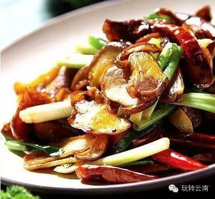 云南的特色小吃有哪些，云南美食独具特色，让你无法接受的云南美食是什么