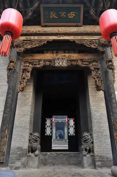 租的房子死过人千万别租,死过人的旧房子你愿意租吗？