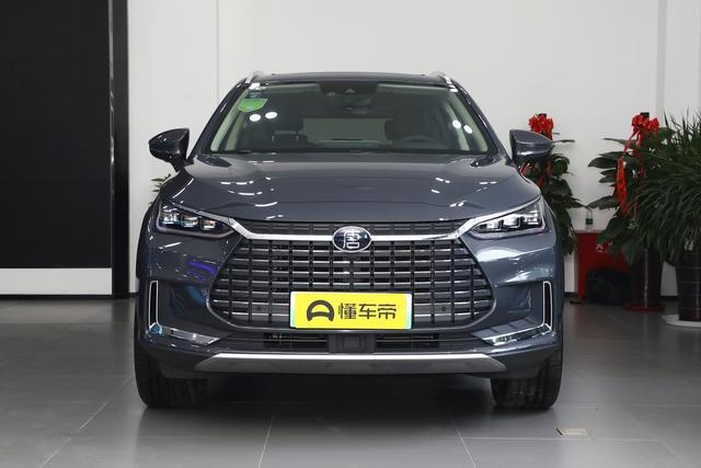 比亚迪销量破5万，成中国新能源汽车领域老大，还有谁不服？(比亚迪新能源汽车销量突破3万)