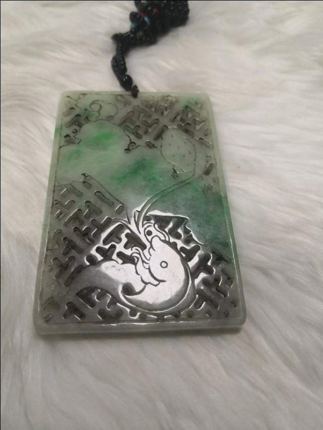 怎么知道自己的翡翠值多少钱,我这个是不是翡翠，值多少钱？