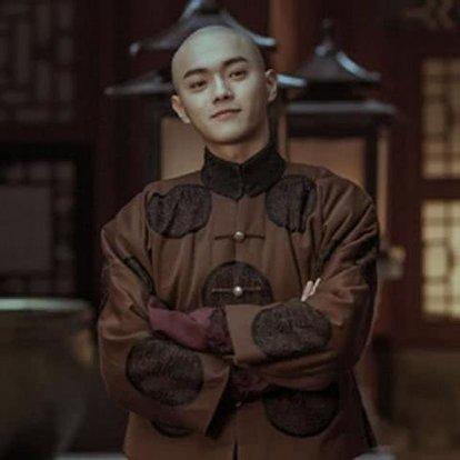 安以轩的老公:安以轩老公收购了赌王三太名下的公司，为什么写上了安以轩名字