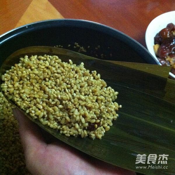 粽子的五花肉怎么腌制,肉粽子的做法和配料是什么？